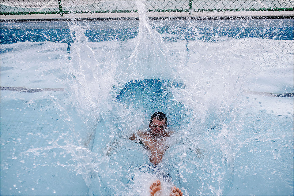 Casamento em Feira de Santana, Bahia. Noiva clássica e noivo curtidor. A cerimônia aconteceu na Igreja Senhor dos Passos e a Festa no Cristallo ao som de Galeguinho SPA e Rodrigo Cigano.
