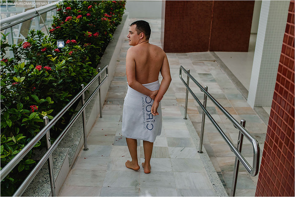 Casamento em Feira de Santana, Bahia. Noiva clássica e noivo curtidor. A cerimônia aconteceu na Igreja Senhor dos Passos e a Festa no Cristallo ao som de Galeguinho SPA e Rodrigo Cigano.