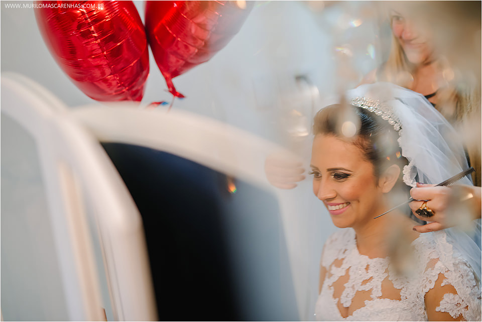 Casamento em Feira de Santana, Bahia. Noiva clássica e noivo curtidor. A cerimônia aconteceu na Igreja Senhor dos Passos e a Festa no Cristallo ao som de Galeguinho SPA e Rodrigo Cigano.