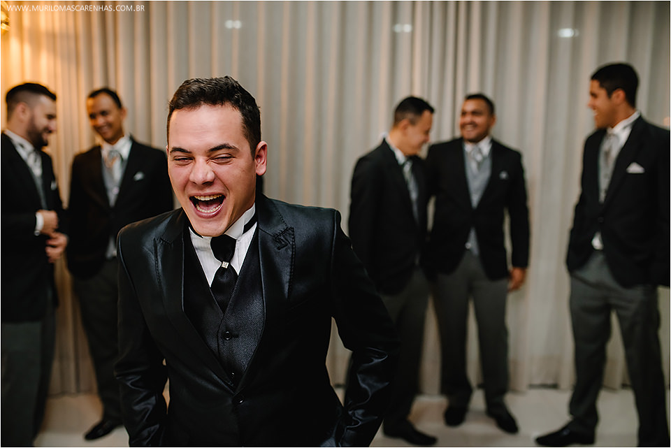 Casamento em Feira de Santana, Bahia. Noiva clássica e noivo curtidor. A cerimônia aconteceu na Igreja Senhor dos Passos e a Festa no Cristallo ao som de Galeguinho SPA e Rodrigo Cigano.