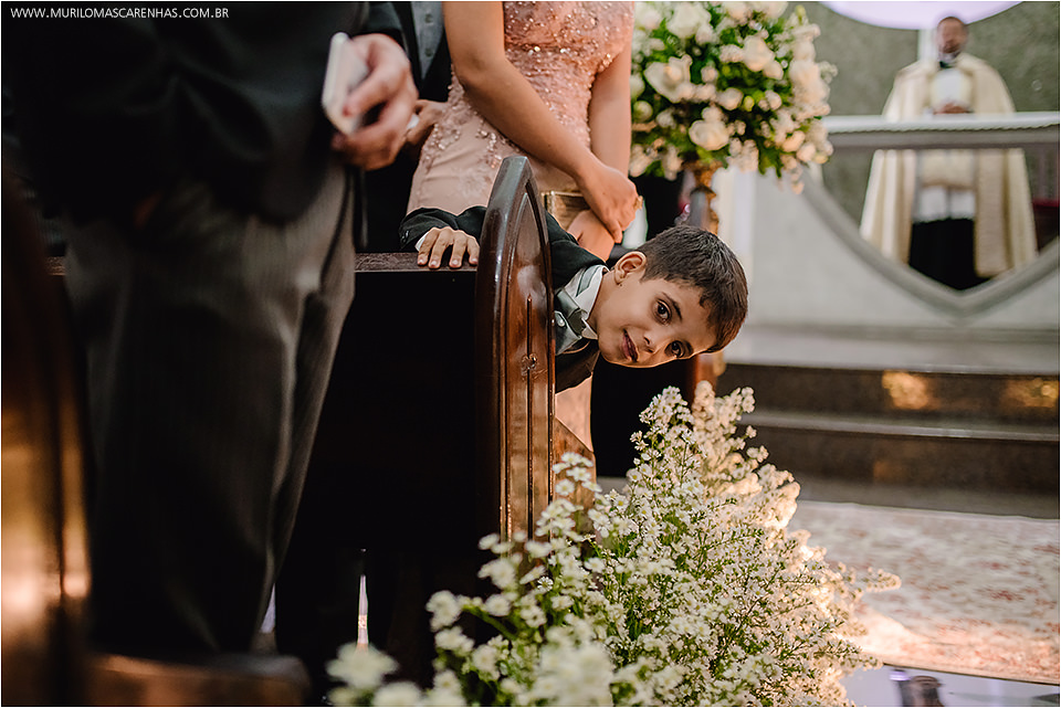 Casamento em Feira de Santana, Bahia. Noiva clássica e noivo curtidor. A cerimônia aconteceu na Igreja Senhor dos Passos e a Festa no Cristallo ao som de Galeguinho SPA e Rodrigo Cigano.