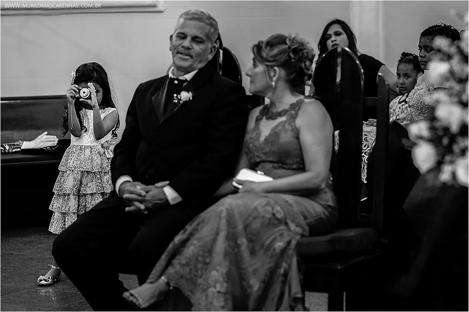 Casamento em Feira de Santana, Bahia. Noiva clássica e noivo curtidor. A cerimônia aconteceu na Igreja Senhor dos Passos e a Festa no Cristallo ao som de Galeguinho SPA e Rodrigo Cigano.