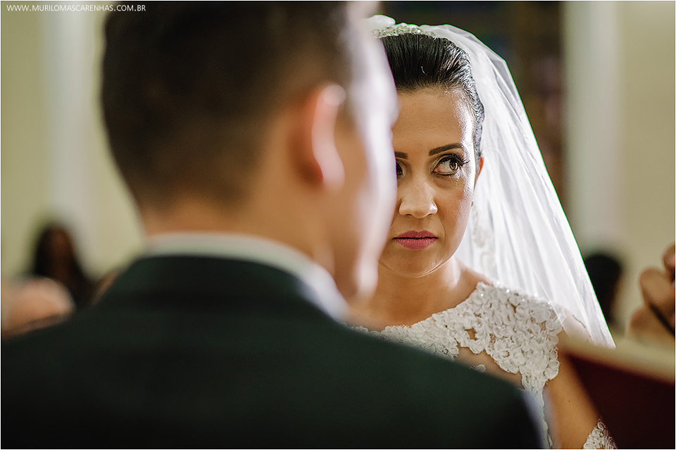 Casamento em Feira de Santana, Bahia. Noiva clássica e noivo curtidor. A cerimônia aconteceu na Igreja Senhor dos Passos e a Festa no Cristallo ao som de Galeguinho SPA e Rodrigo Cigano.