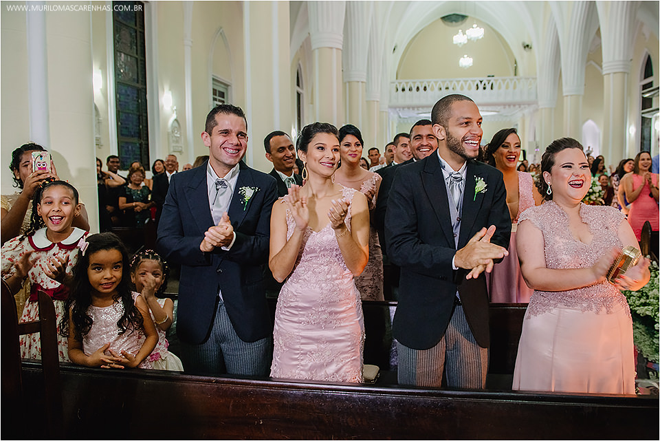 Casamento em Feira de Santana, Bahia. Noiva clássica e noivo curtidor. A cerimônia aconteceu na Igreja Senhor dos Passos e a Festa no Cristallo ao som de Galeguinho SPA e Rodrigo Cigano.