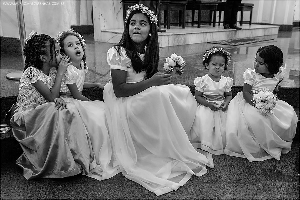 Casamento em Feira de Santana, Bahia. Noiva clássica e noivo curtidor. A cerimônia aconteceu na Igreja Senhor dos Passos e a Festa no Cristallo ao som de Galeguinho SPA e Rodrigo Cigano.