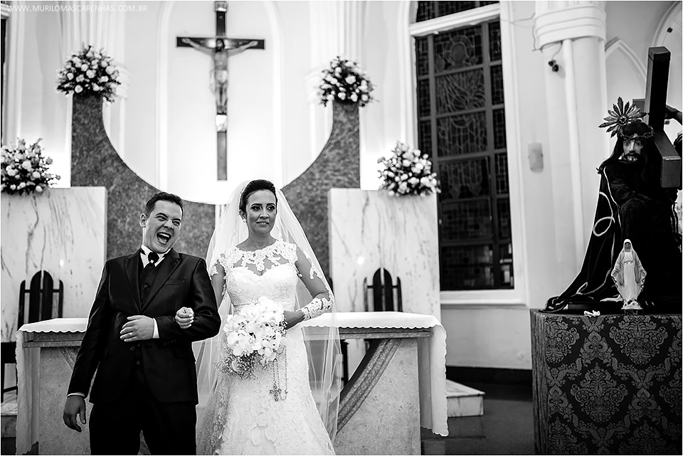 Casamento em Feira de Santana, Bahia. Noiva clássica e noivo curtidor. A cerimônia aconteceu na Igreja Senhor dos Passos e a Festa no Cristallo ao som de Galeguinho SPA e Rodrigo Cigano.