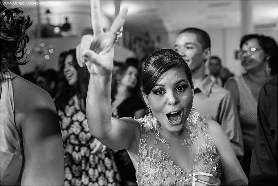 Casamento em Feira de Santana, Bahia. Noiva clássica e noivo curtidor. A cerimônia aconteceu na Igreja Senhor dos Passos e a Festa no Cristallo ao som de Galeguinho SPA e Rodrigo Cigano.