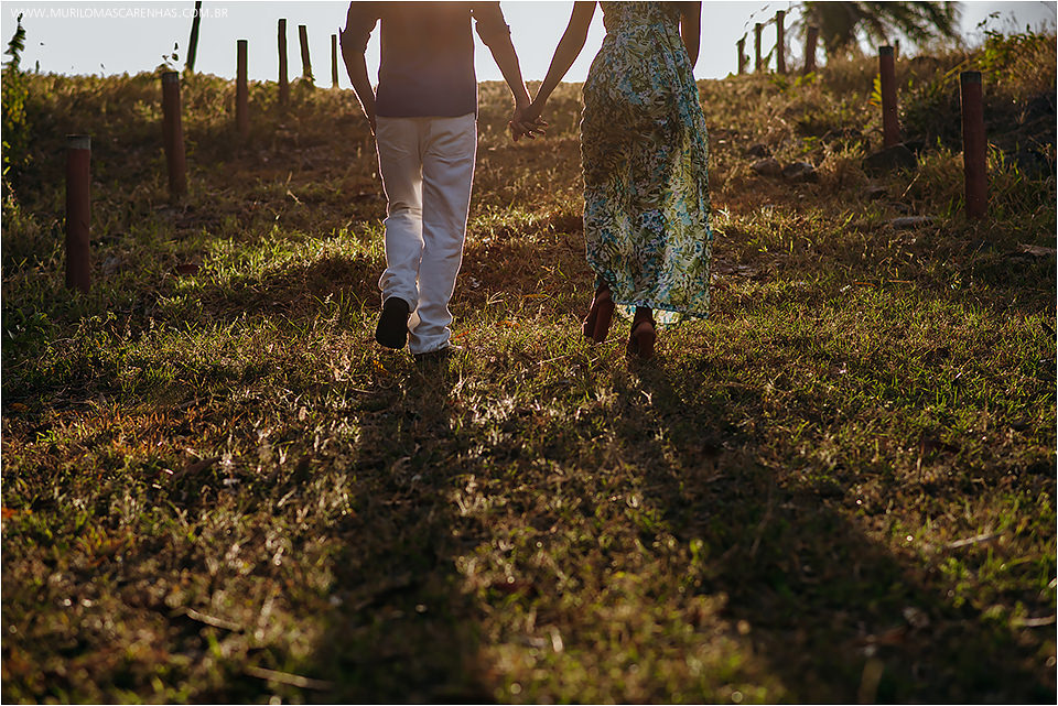 Casal sensual fotografa ensaio de casamento no recôncavo baiano, em ruínas à beira do rio e mar. Fotografado por Murilo Mascarenhas