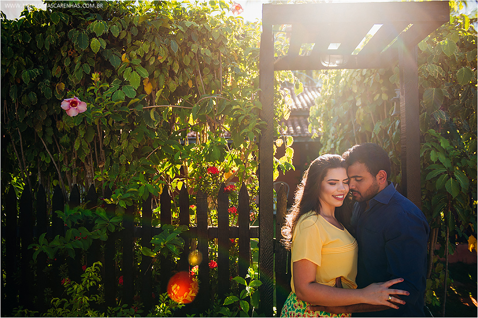 casal romantico samuel e valquiria ensaio de casamento na praia do forte estado da bahia salvador retrato e book de ensaio pre casamento