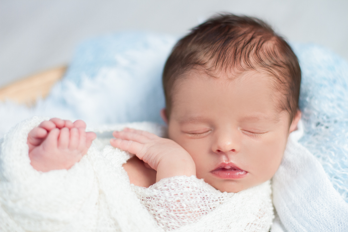 um close para mostrar o rostinho do heitor