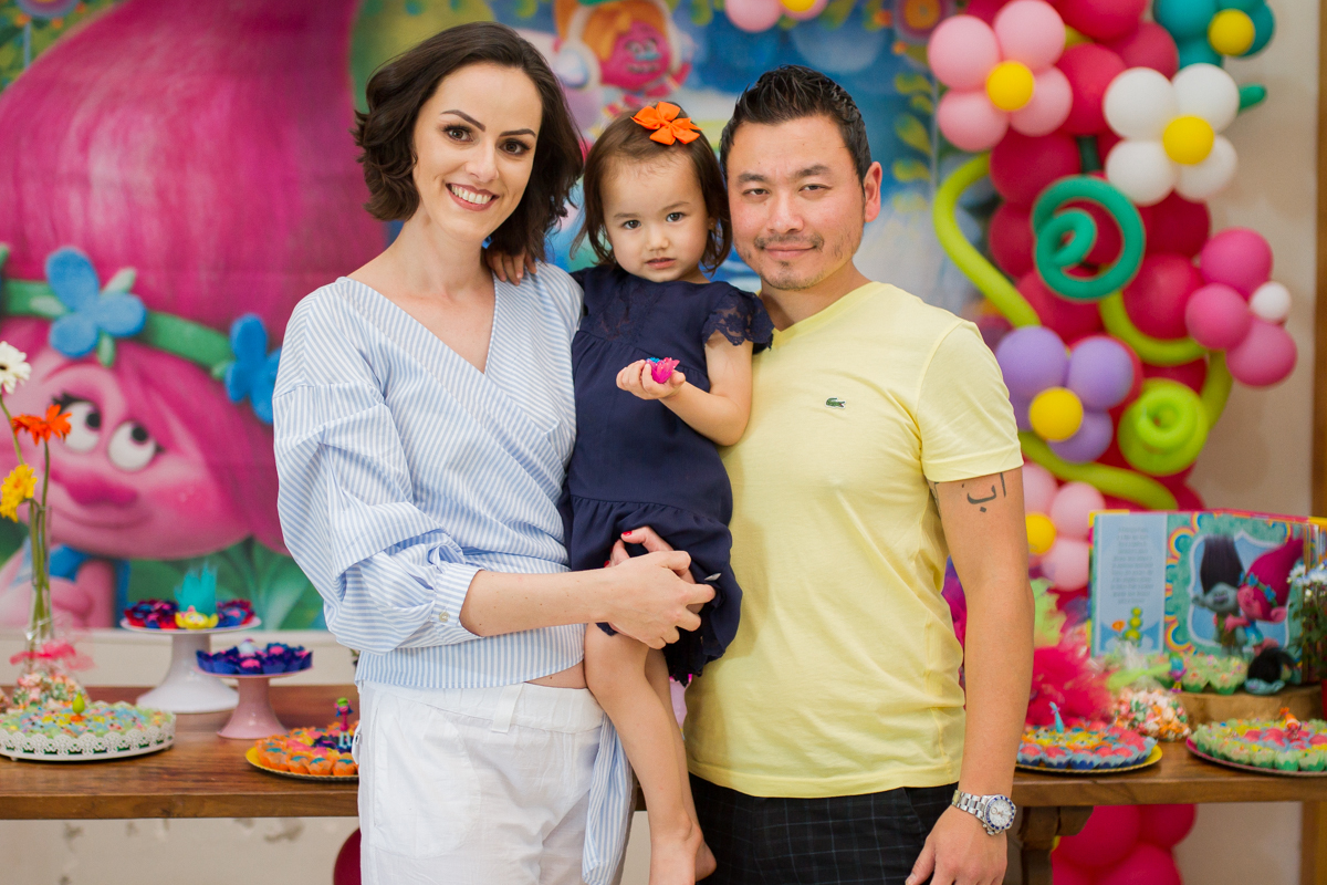 Aqui a Rafa está com a mamãe e o papai