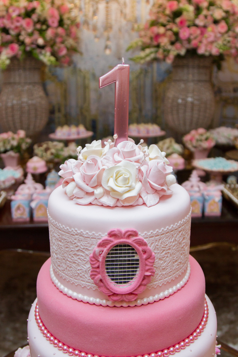 Close nos detalhes do bolo 