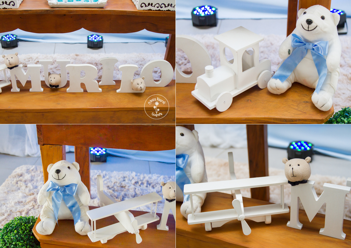 Detalhes da decoração: foto dos detalhes do nome 'MURILO' seguidos dos ursinhos de lacinho azul com carrinhos e aviões brancos