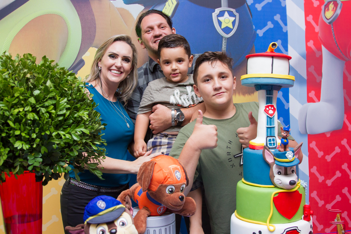 Foto de toda a família depois dos parabéns