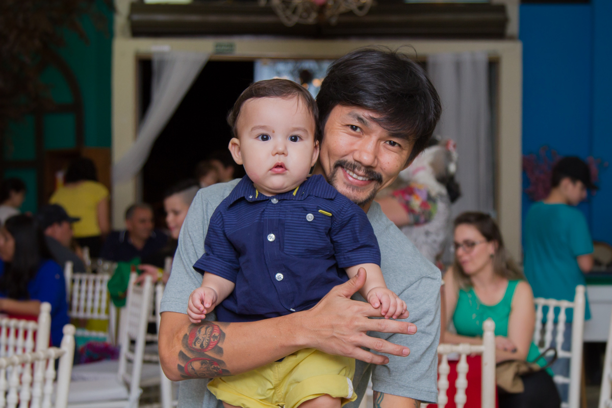 Foto do Enrico com o papai 