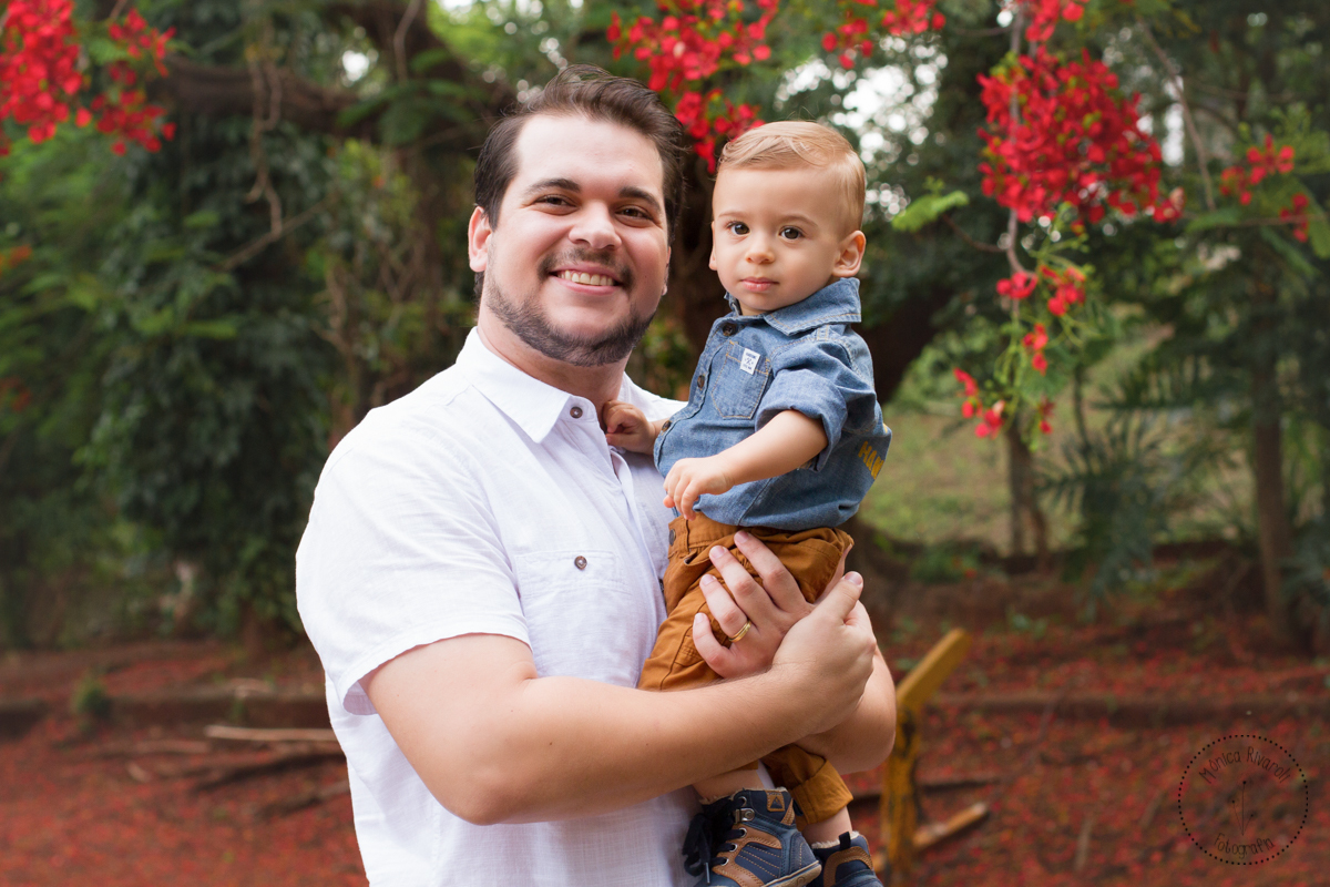Foto com o papai com o Rafa no colo
