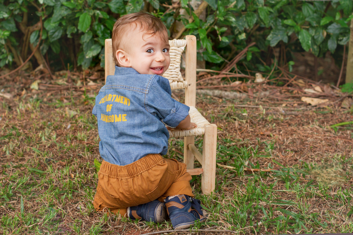 A fotógrafa Mônica Rivaroli registrou o Rafael de costas para mostrar o detalhe do bordado na camiseta