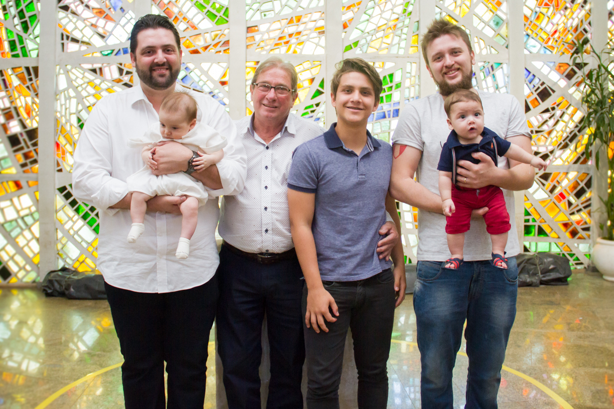 Foto do papai com o João, com seus irmãos, sobrinho e pai
