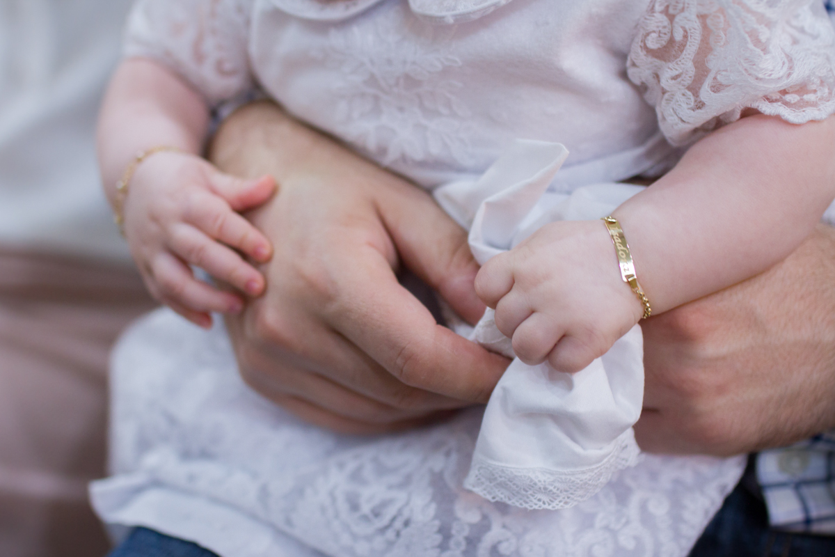 Detalhe das mãozinhas da Isadora