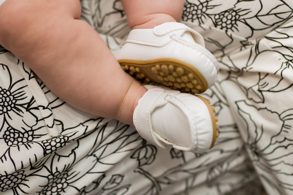 Close nos pezinhos do Miguel