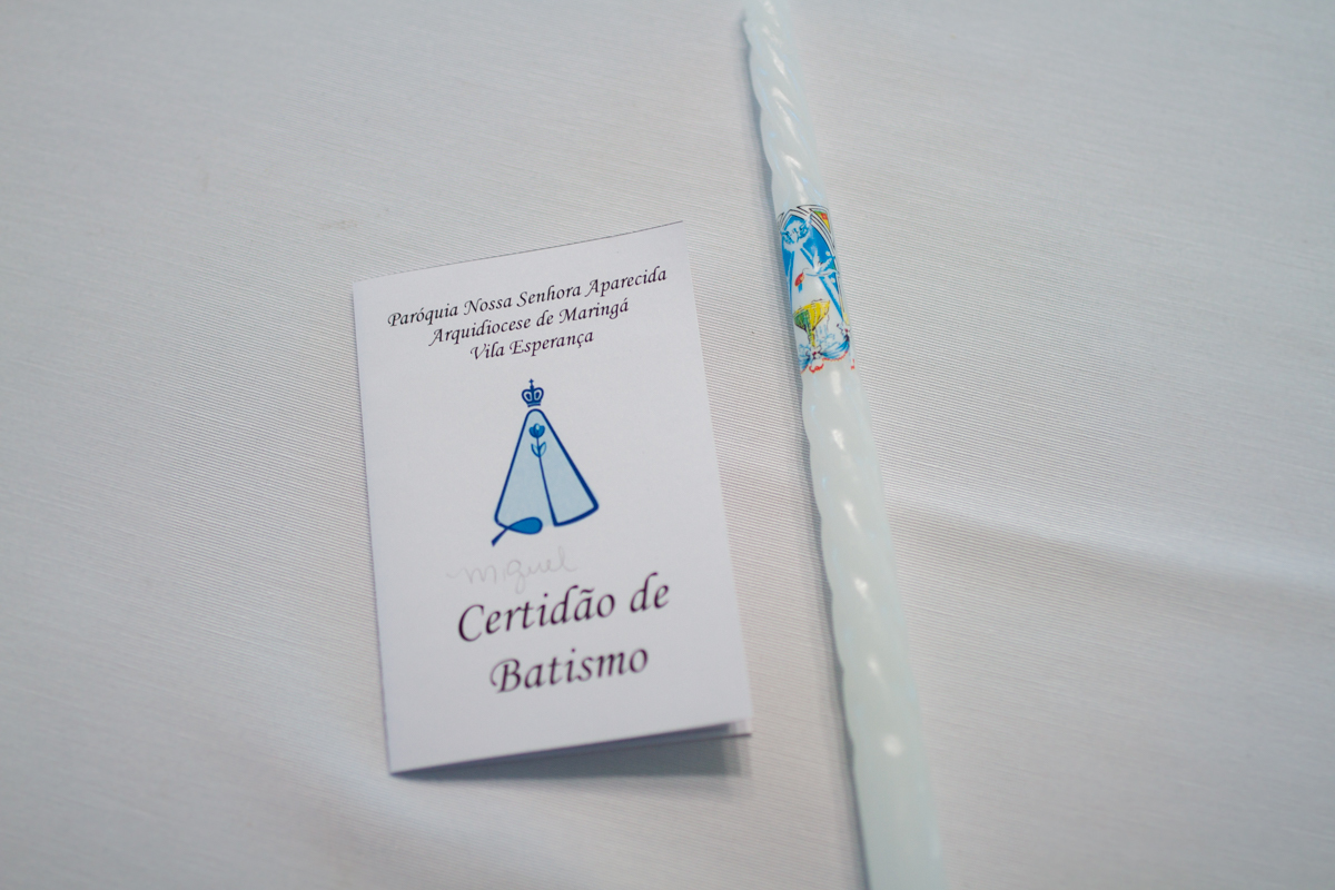 Foto da certidão de batismo do Miguel 