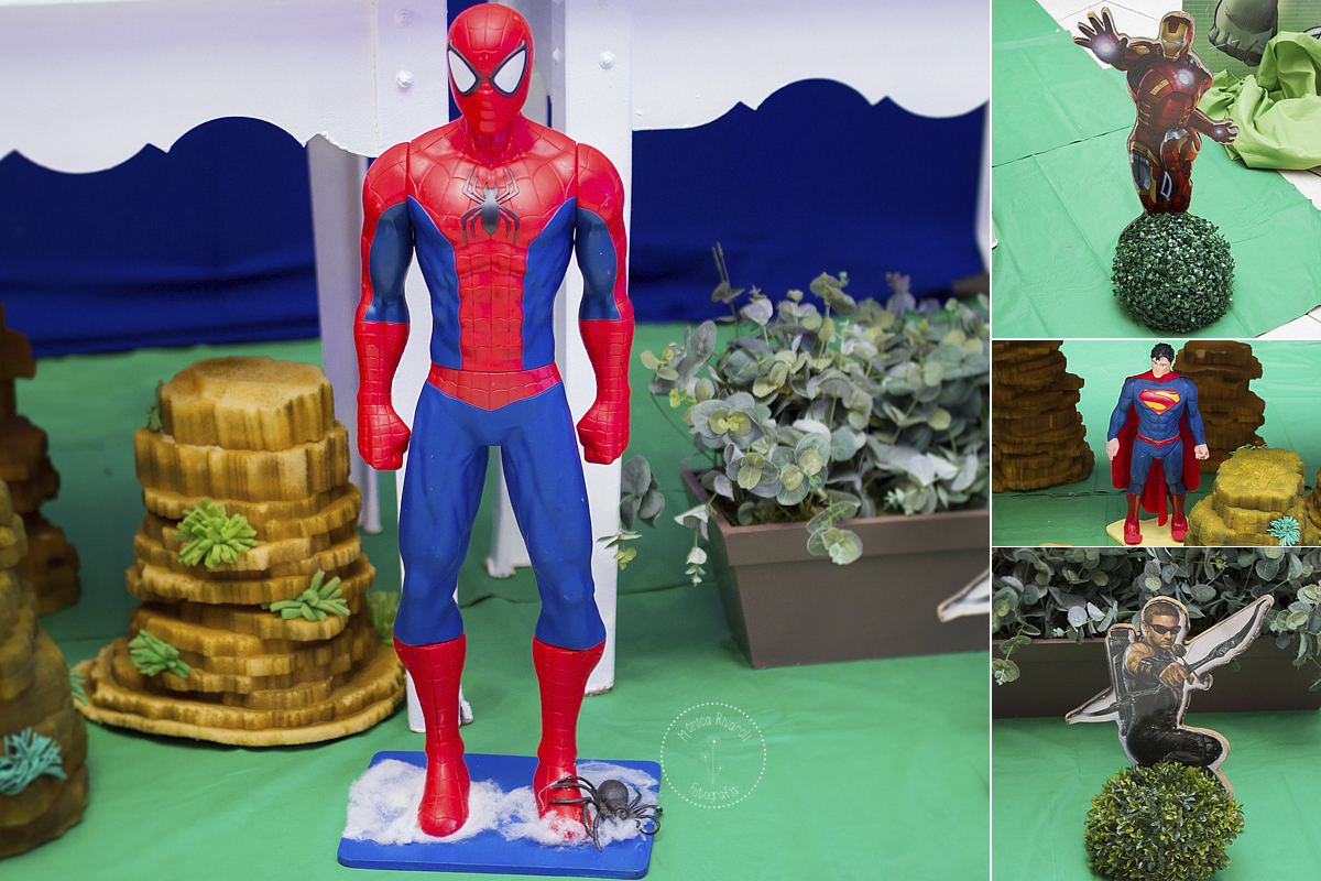 Montagem de quatro fotos com mais super heróis com destaque no homem aranha 