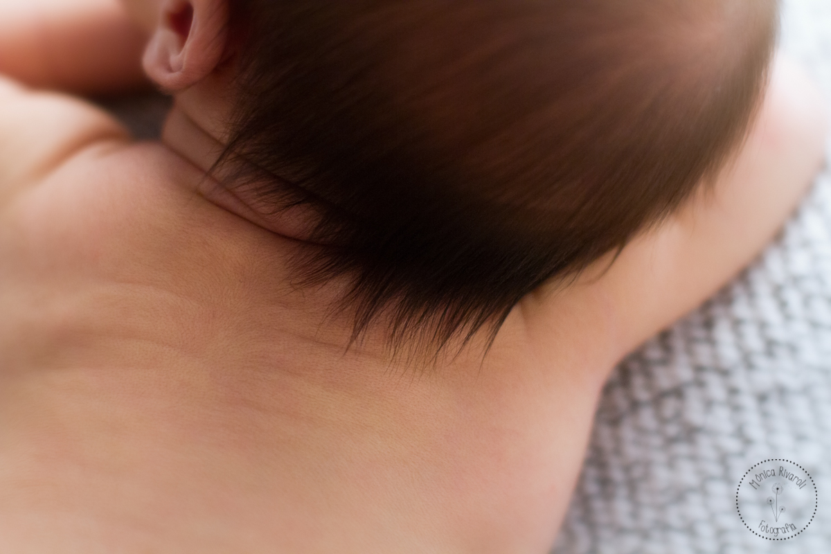 Detalhes das costinhas e do cabelinho do Raphael