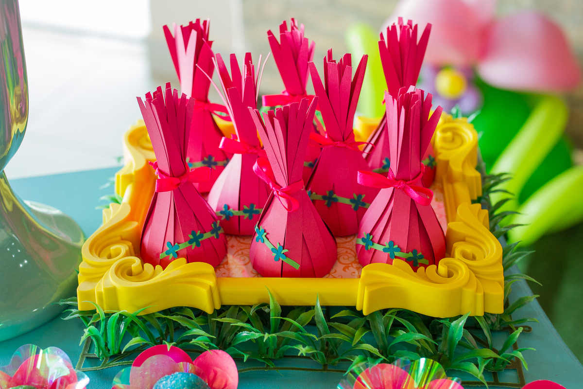 Docinho inspirado no cabelinho da boneca dos trolls