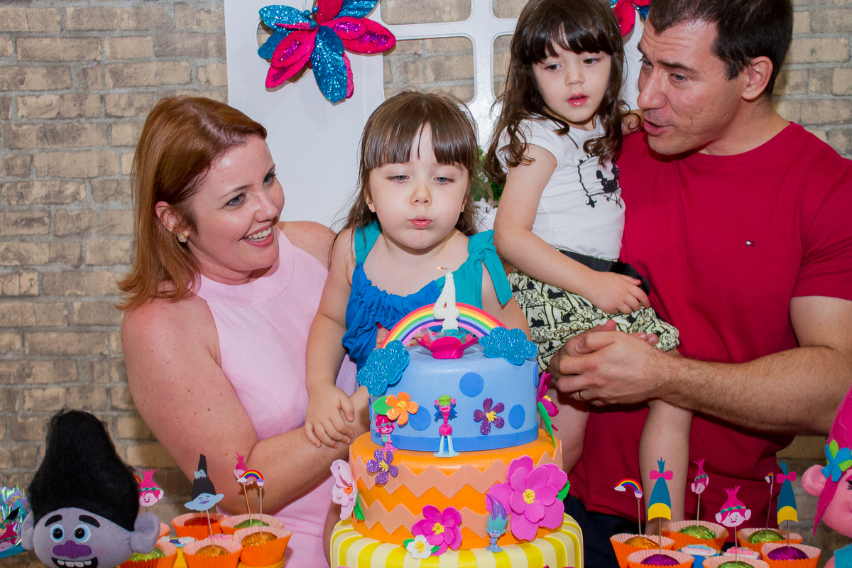 A Malu assopra a vela