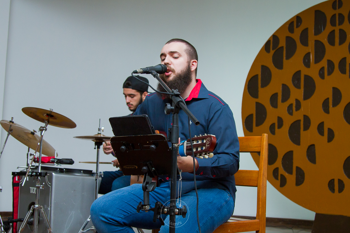 Neto da D. Dalva cantando 