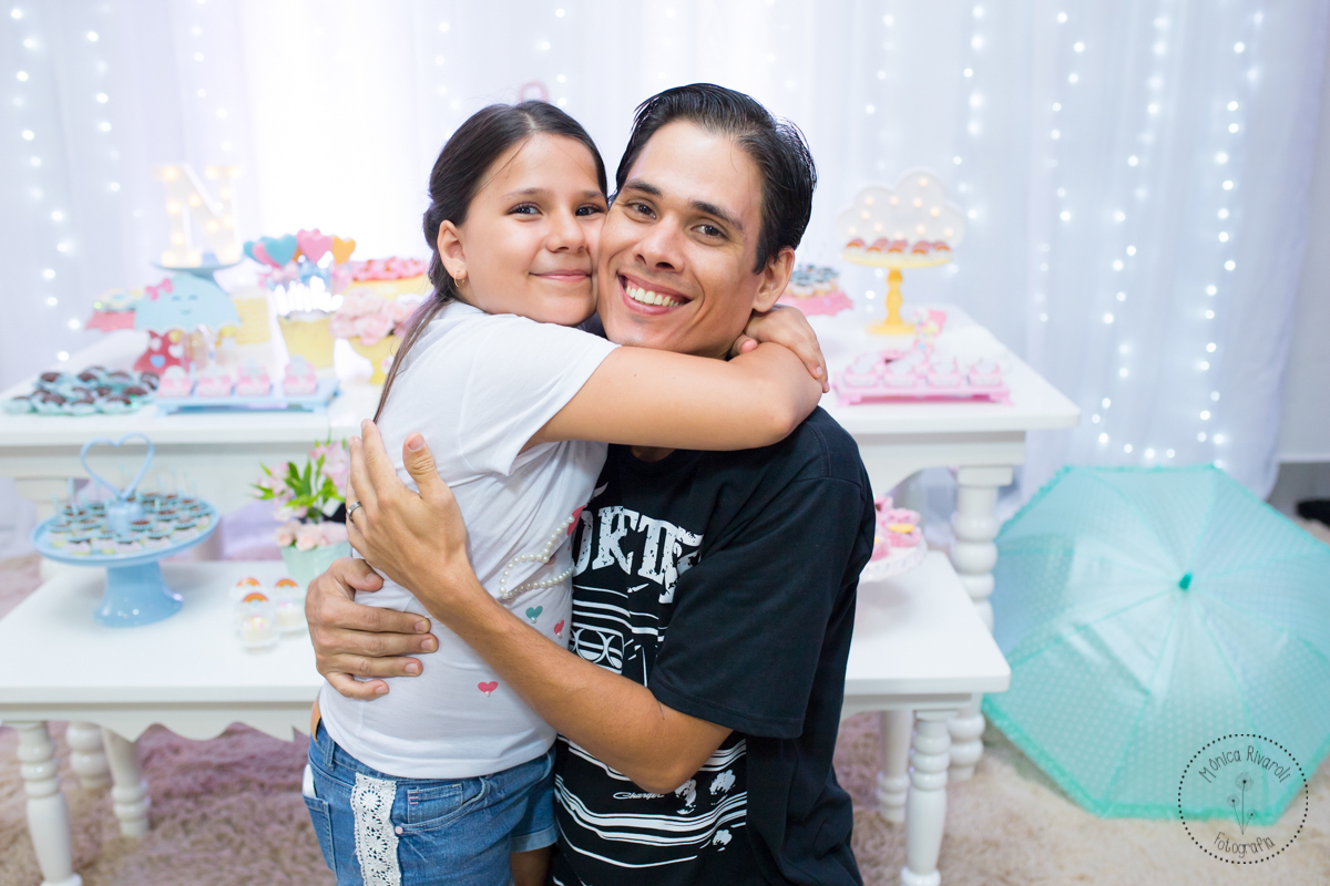 Nicoli e papai abraçadinhos para uma foto linda