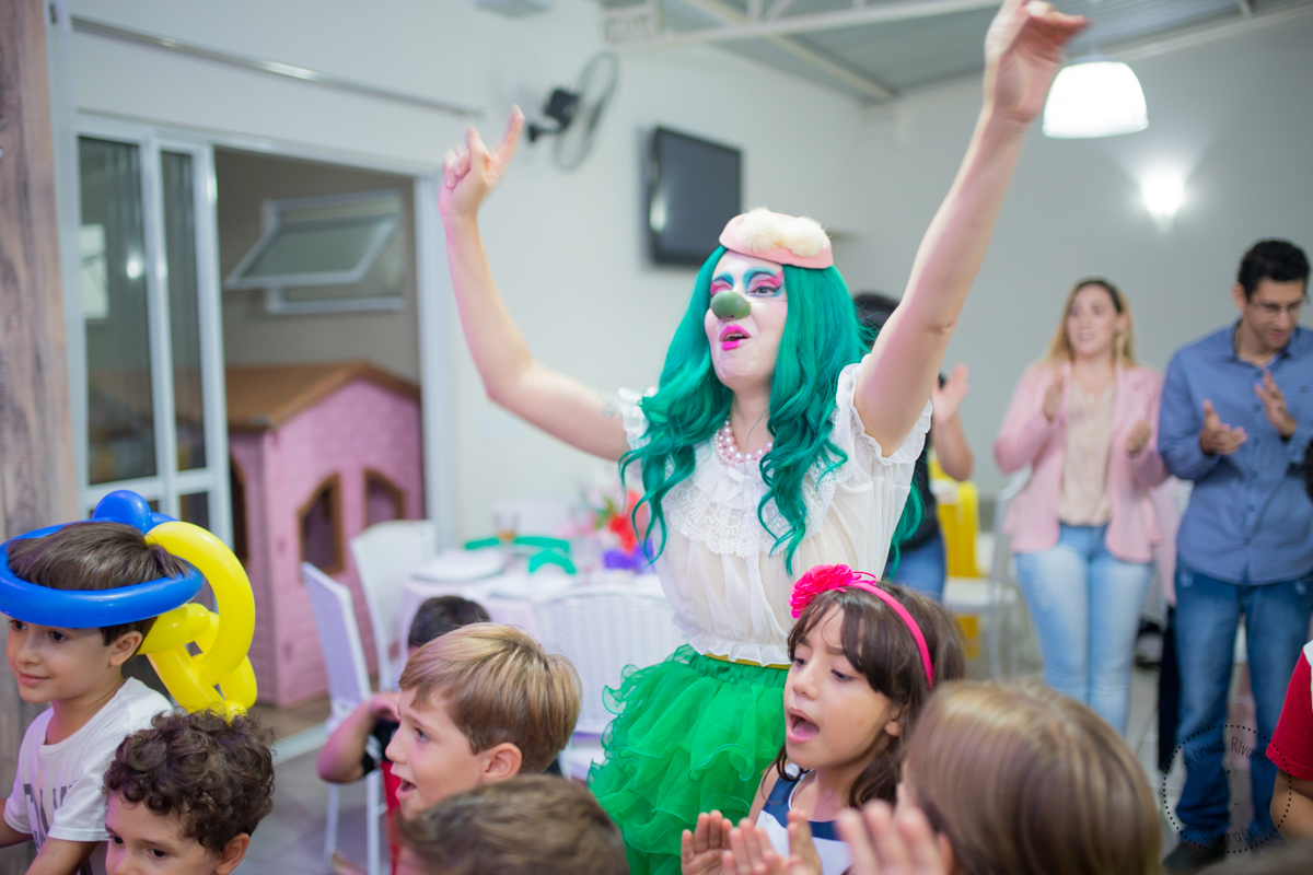 Spirulina animando as crianças 