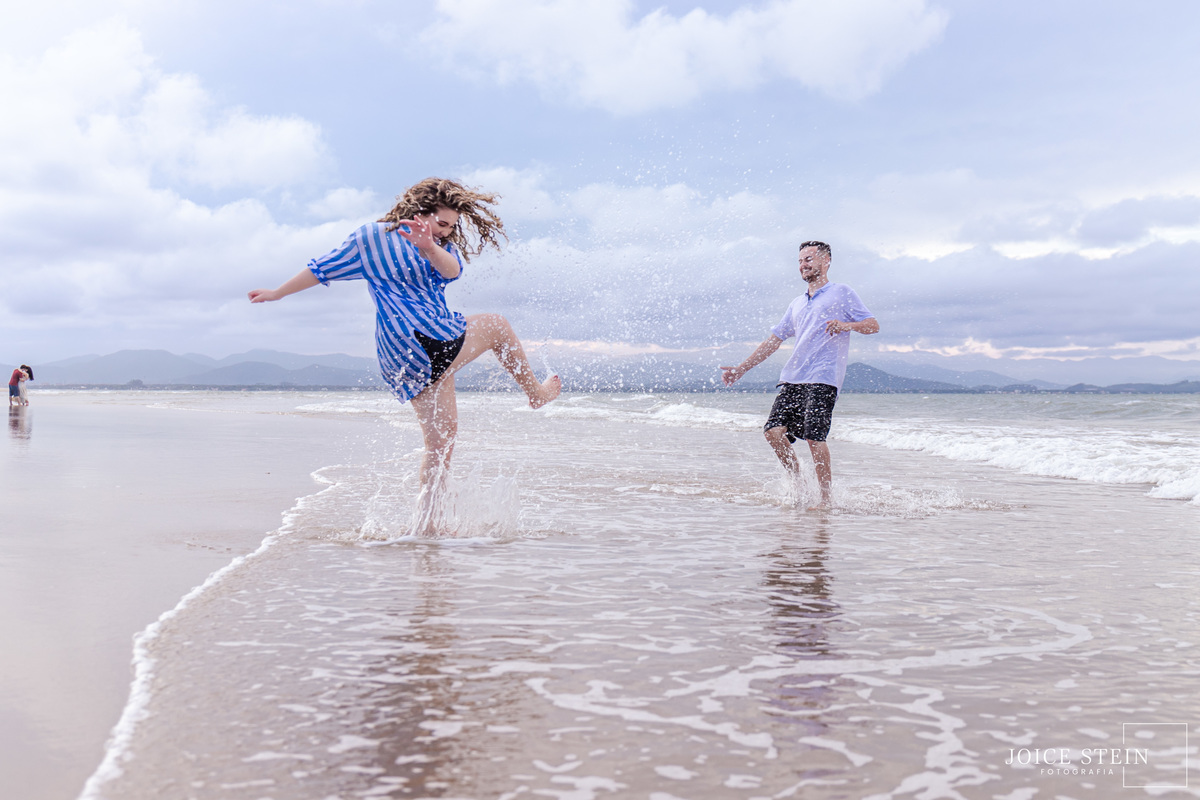 ensaio de casal na praia