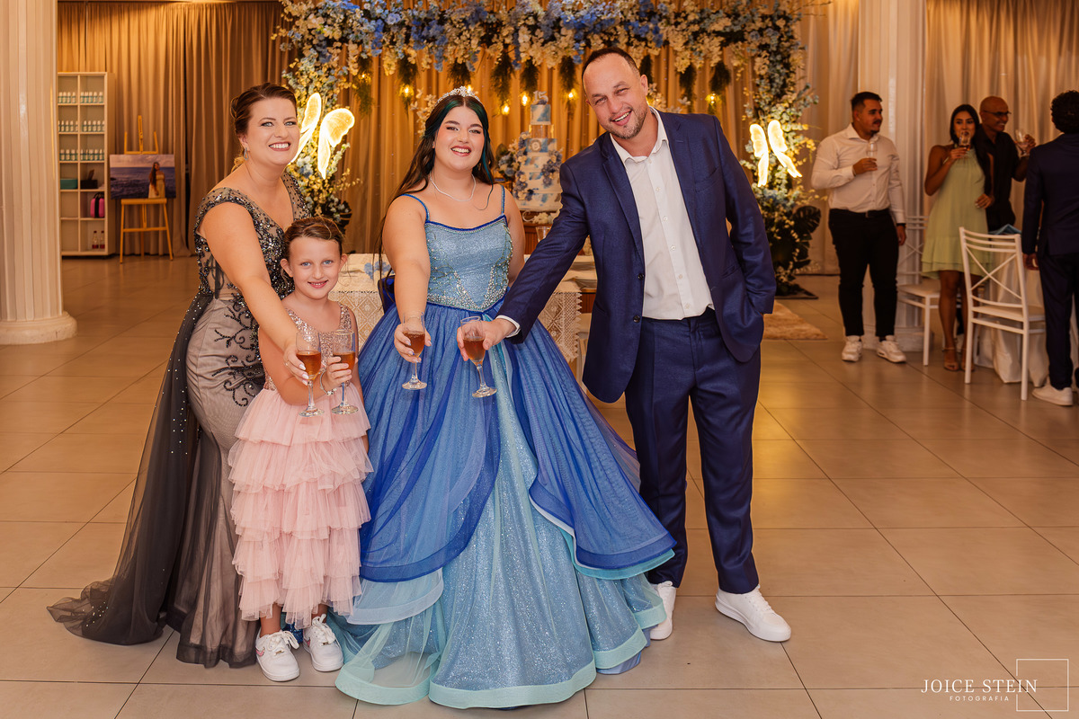 familia festa de 15 anos