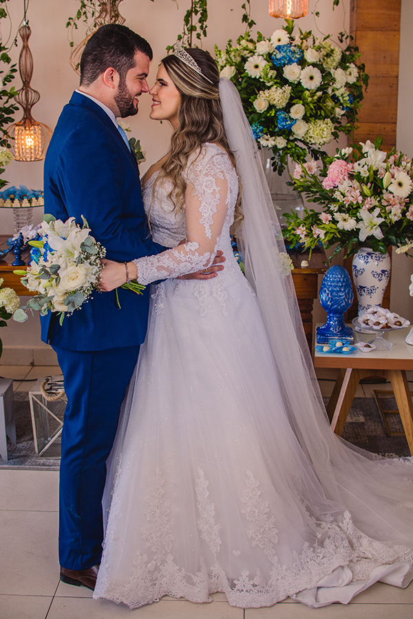 fotografando os noivos em seu casamento no Hotel Angra em Fortaleza