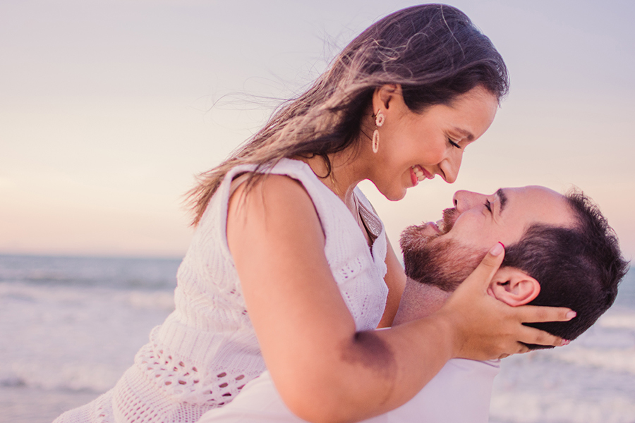 pre casamento fotografado por Claudier Oliveira na praia do  Presídio em Aquiraz