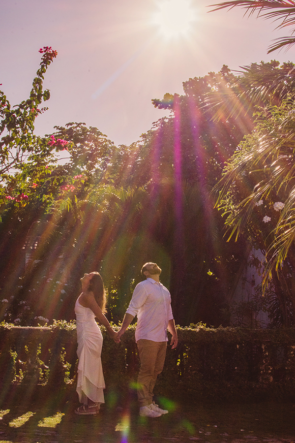 fotógrafo claudier oliveira fotografando um ensaio de pre casamento no Engenhoca Parque Aquiraz Ceará