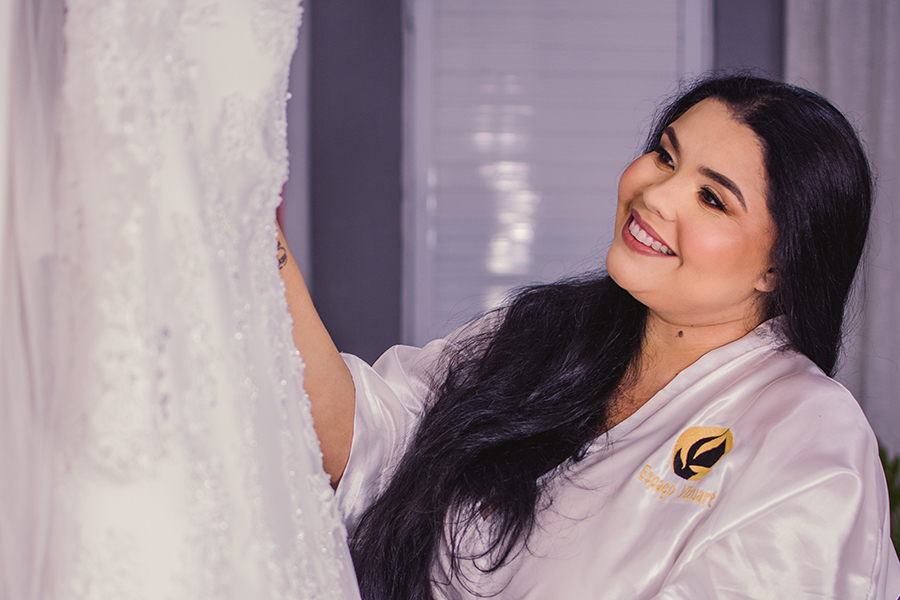 Paróquia Santo Antônio de Pádua - Maraponga. Vestido da noiva em Fortaleza