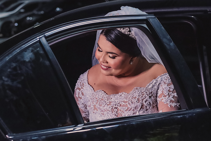 Noiva no carro Paróquia Santo Antônio de Pádua - Maraponga - Fortaleza -Ce