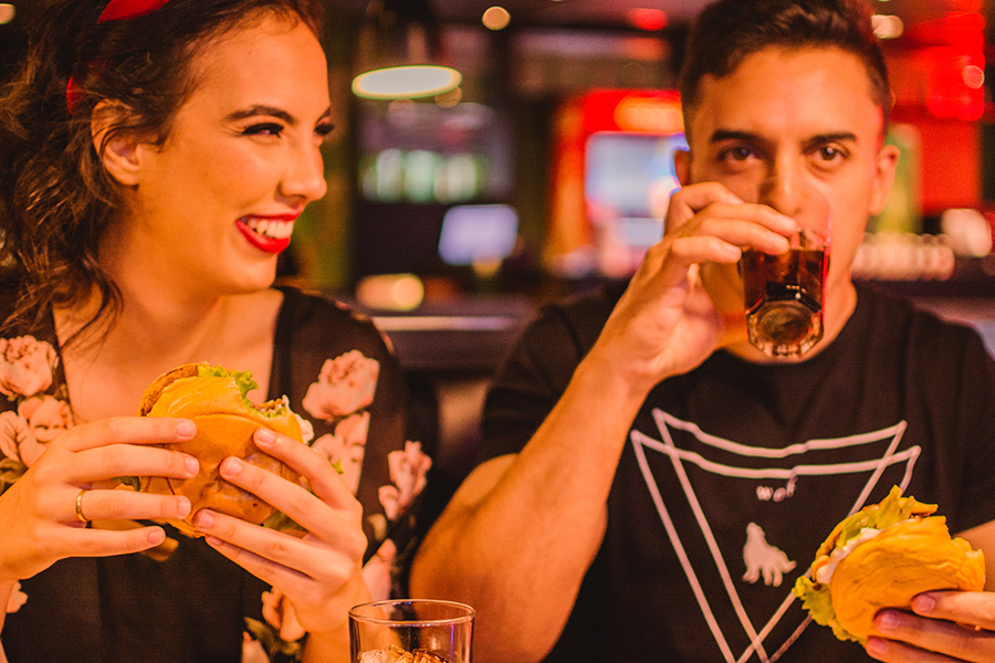 Barney's  Burger ensaio fotógrafico de casal em FOrtaleza Ceará