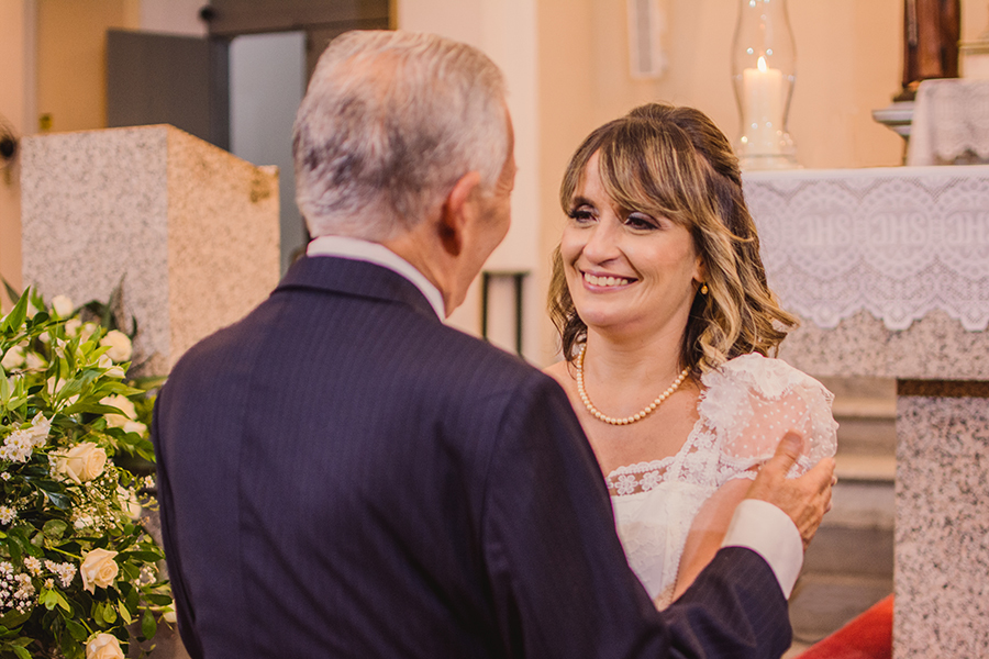 noiva e o pai no casamento na paróquia nossa senhora do Carmo em Fortaleza no centro