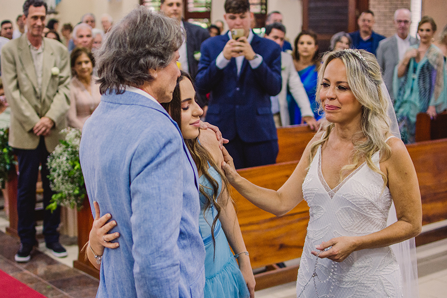 Cerimônia de casamento na praia e na Capela Santa Teresinha na praia do futuro em Fortaleza - Ceará