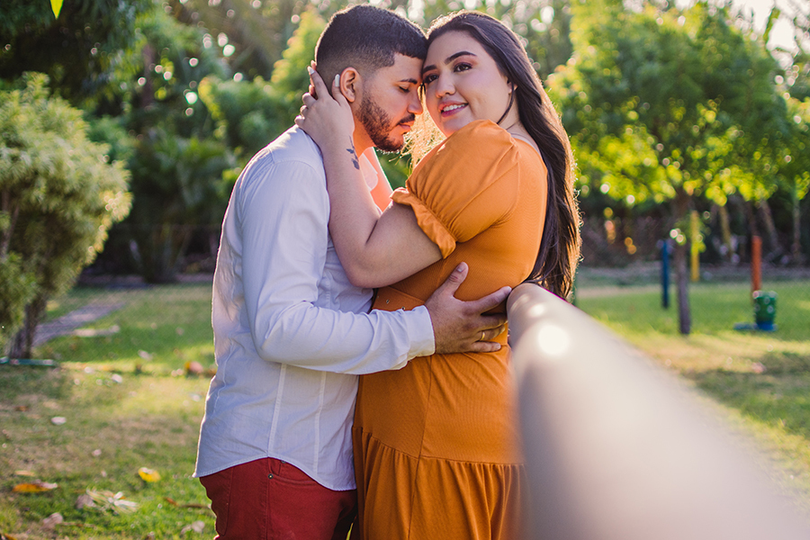 fotografia de casal no fim de tarde em Aquiraz no engenhoca  parque