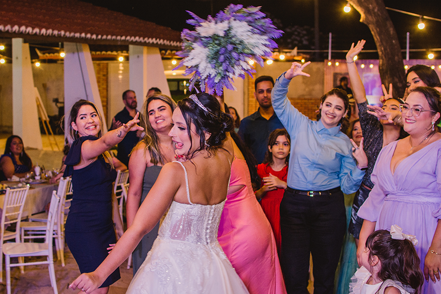 hora do buquê na festa de casamento em Tapera - Aquiraz.