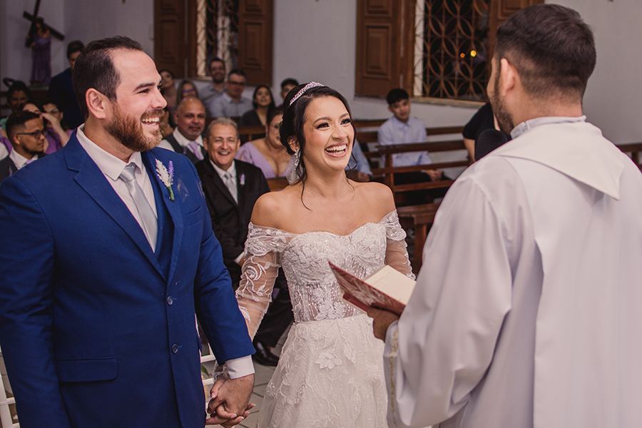 casal em seu casamento na Paróquia São Francisco de Assis, Tapera Aquiraz Ceará