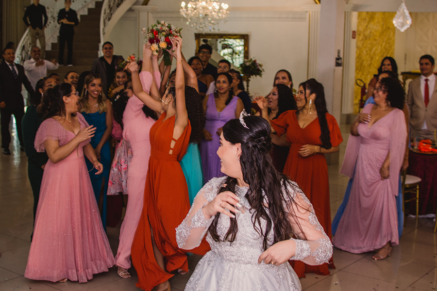 Noiva jogou o buquê na festa de Casamento no Garden Buffet em Fortaleza Ceará