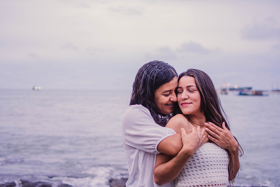 Casal Lgbt e lesbicas o ensaio de pre casamento na Praia de Iracema em Fortaleza Ceará