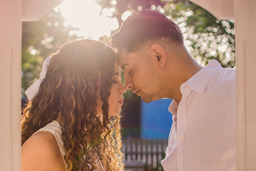 fotos de casal no eco point no ensaio pre wedding  em Fortaleza
