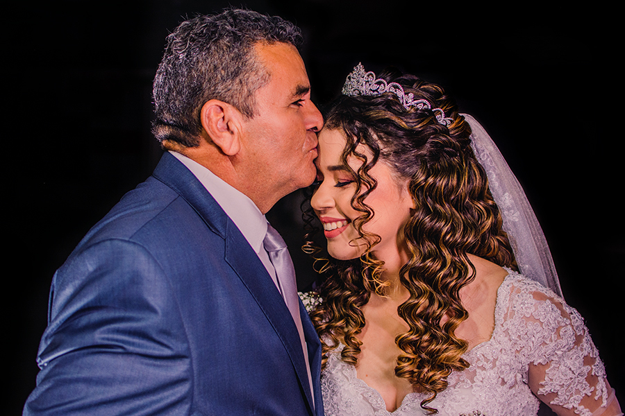 Pai da noiva na Cerimônia de Casamento em Fortaleza no buffet North no bairro Antônio Bezerra