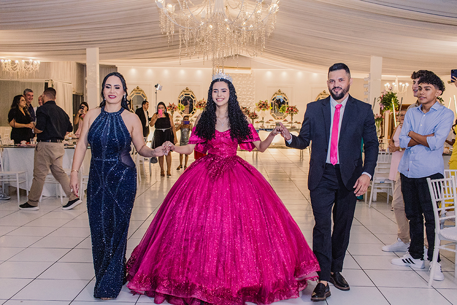 O primeiro passo no tapete vermelho da juventude. no Sapzio buffet em Fortaleza